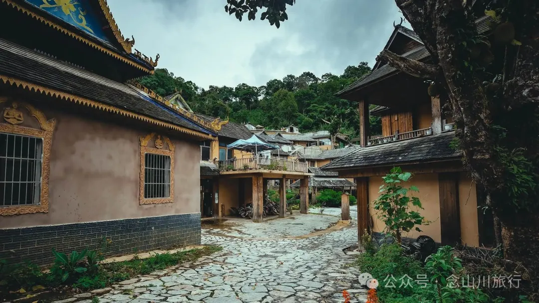 普洱澜沧景迈山芒埂寨：佛寺不语，榕树轻摇，时光在此皈依 - 第5张