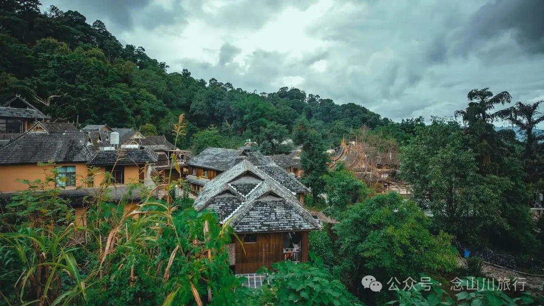 普洱澜沧景迈山芒埂寨：佛寺不语，榕树轻摇，时光在此皈依 - 第7张