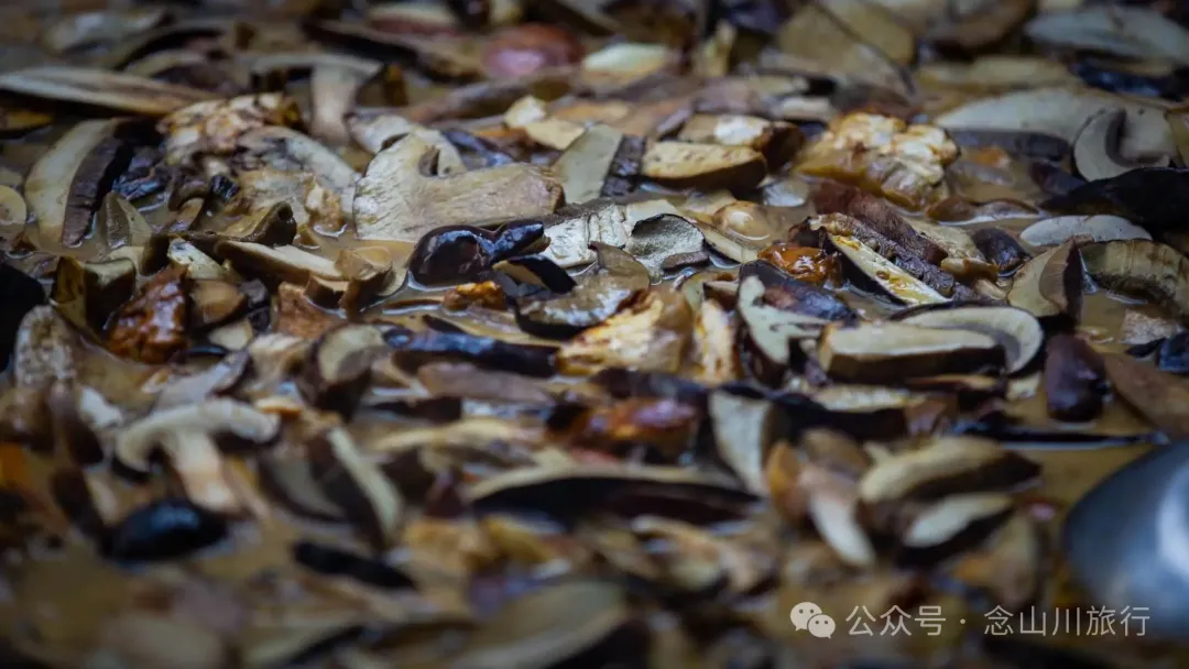 鲜透整个雨季!大禾里村的野生菌开席了 - 第13张