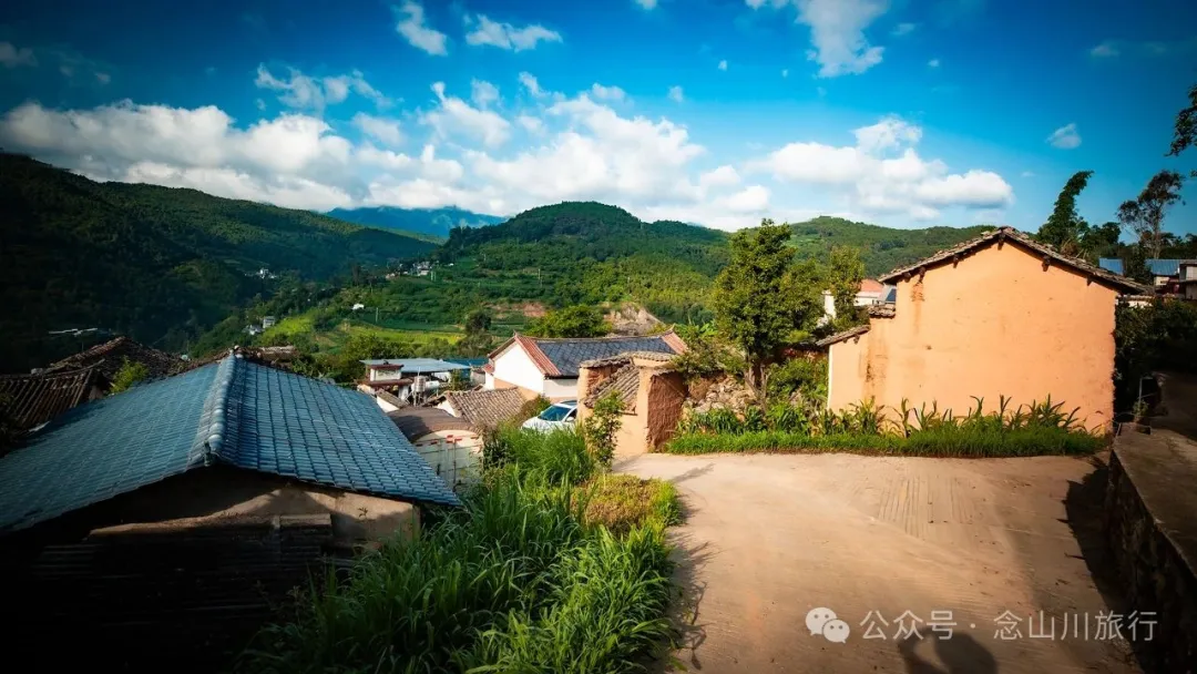 大理南澗寶華鎮阿木臘大村：清晨的光是慢動作的——它一寸寸挪過屋簷，怕吵醒昨夜的夢 - 第8张