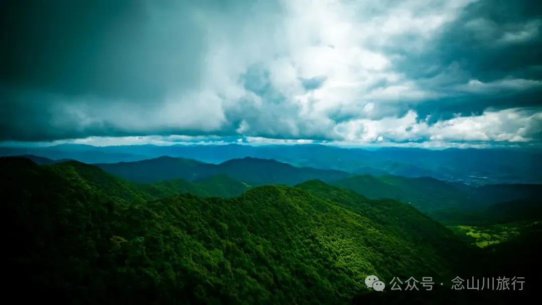 巍弥线-沙帽山的山景风光:风车是云雾的时针,草甸是山峦的柔软衬里 - 第20张