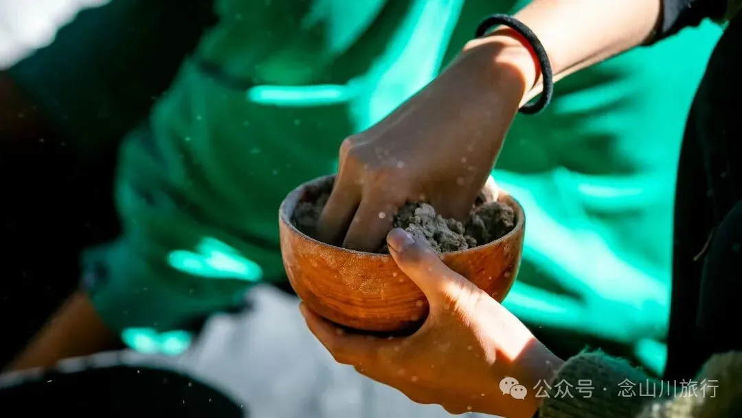 户外烧烤、爱笑的羔羊、贴膏药的小猪,秋意浓浓的微风山谷,山野里的朝九晚五全是干货 - 第13张