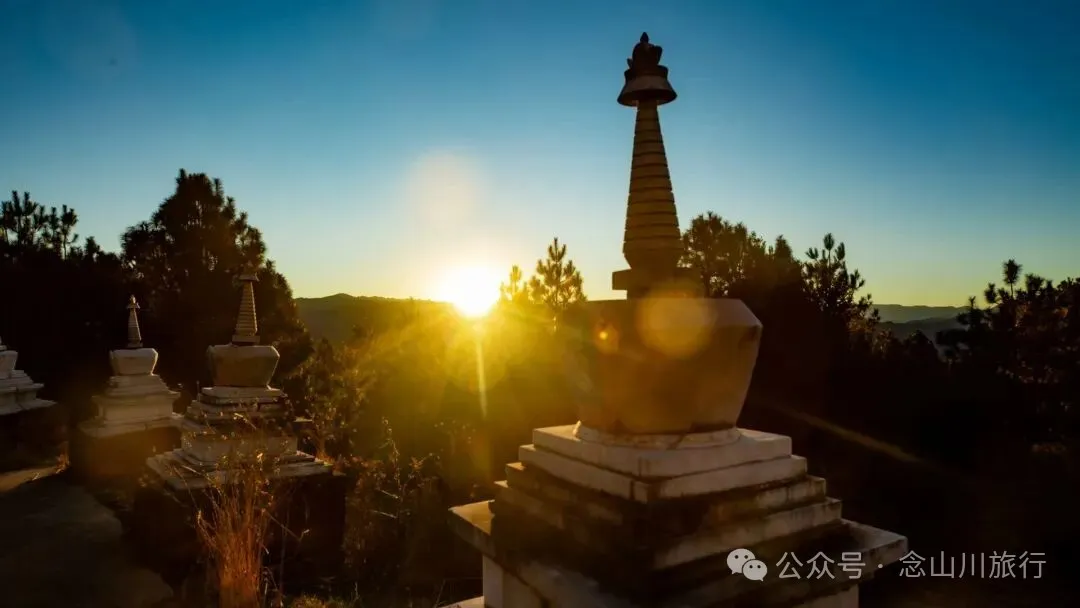 尋訪藏傳佛教寺廟達來寺,在未完工的殿堂裡,遇見一座正在進行的信仰 - 第25張