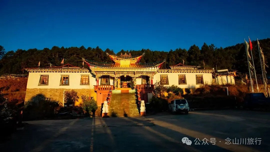 尋訪藏傳佛教寺廟達來寺,在未完工的殿堂裡,遇見一座正在進行的信仰 - 第26張