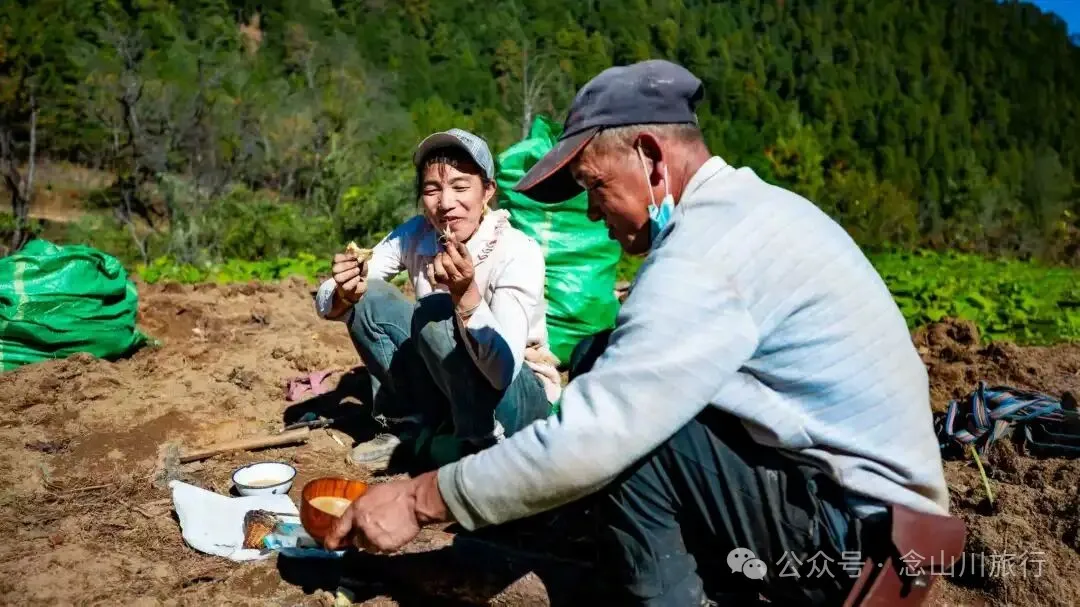 巴珠人物|坡布卓玛:婉转动听的歌声里唱出一部属于巴珠人自己的“诗经” - 第6张