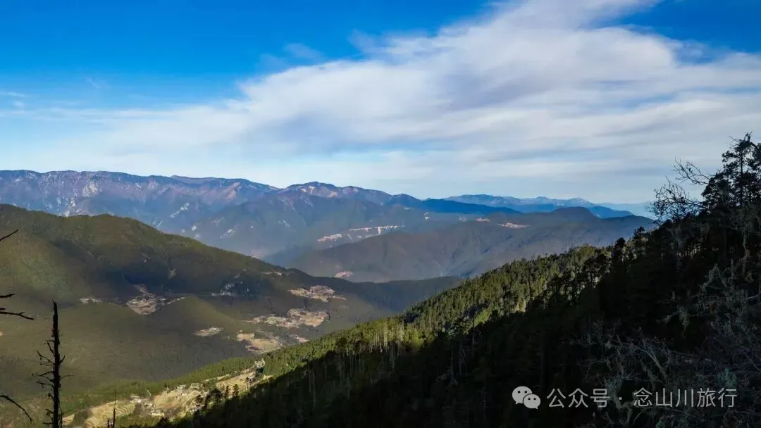冬日小确幸：躺在遥望金沙江和塔城的山顶牧场晒一天太阳 - 第1张