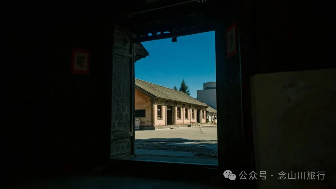 云南一座5星好评的古城，这家书店值2星 - 第8张