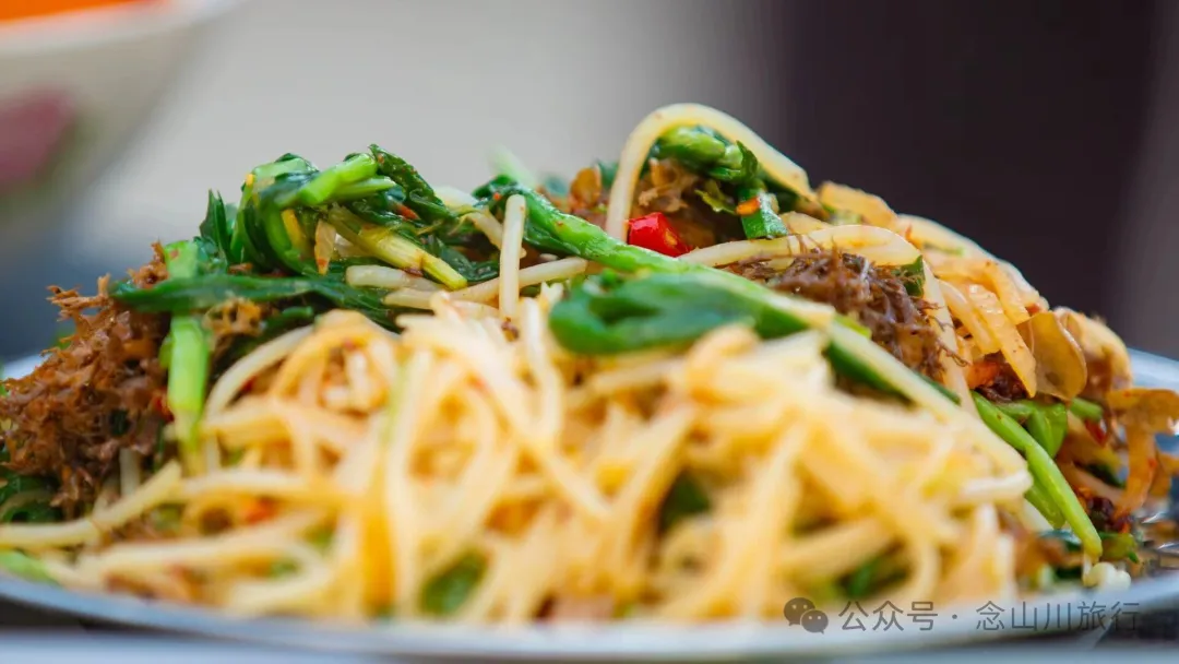大理巍山金沙坪村殺豬飯:一口火燒肉與一次落日晚霞的鄉愁治癒之旅 - 第20张 - 大理旅行 大理巍山金沙坪村殺豬飯:一口火燒肉與一次落日晚霞的鄉愁治癒之旅 - 第20张