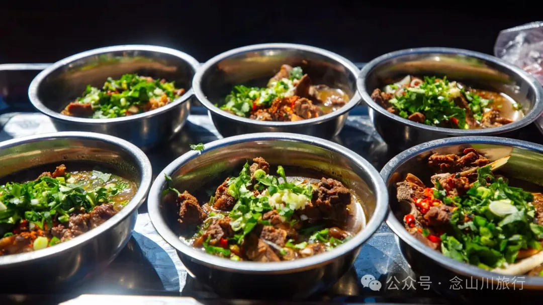 大理巍山彝族婚礼上的传统美食:香而不辣,油而不腻 - 第20张