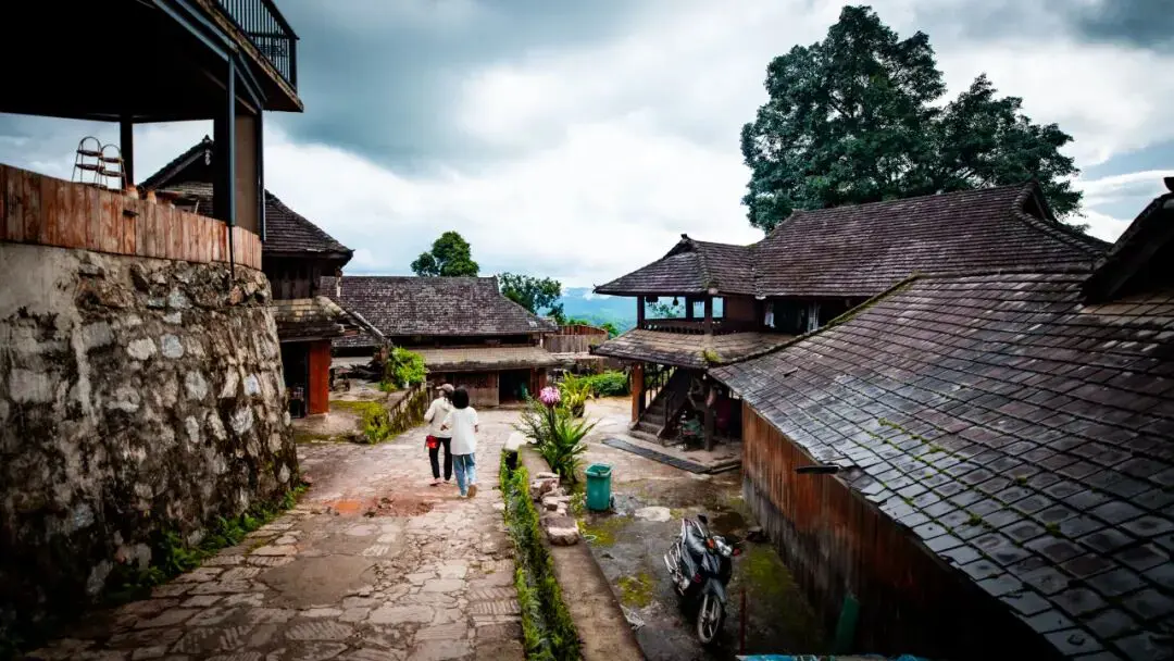 Puer Lancang Wengji Ancient Village: From Sea of Clouds to Cooking Smoke, the Rainy Season Ancient Village Hides the Blang People’s Last Deep Gaze - Image 13