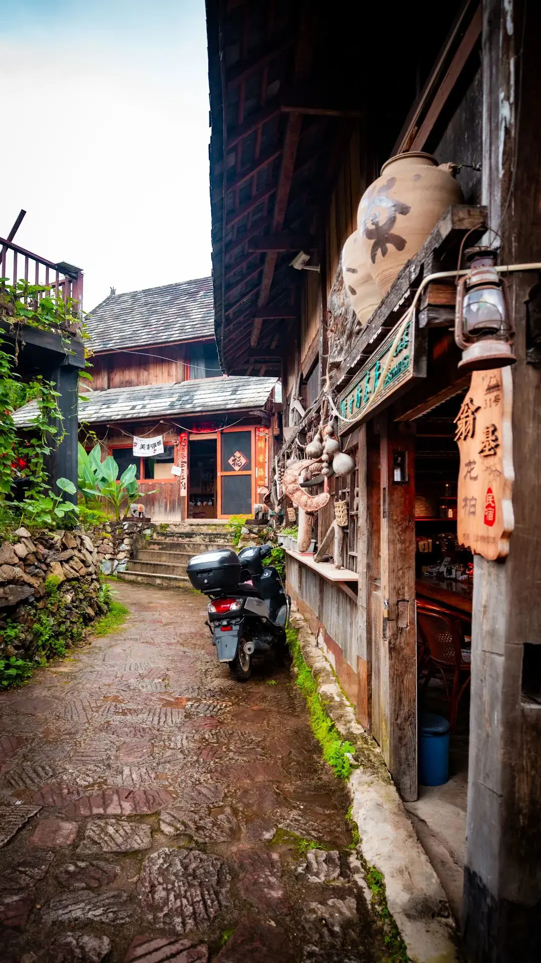 Puer Lancang Wengji Ancient Village: From Sea of Clouds to Cooking Smoke, the Rainy Season Ancient Village Hides the Blang People’s Last Deep Gaze - Image 14