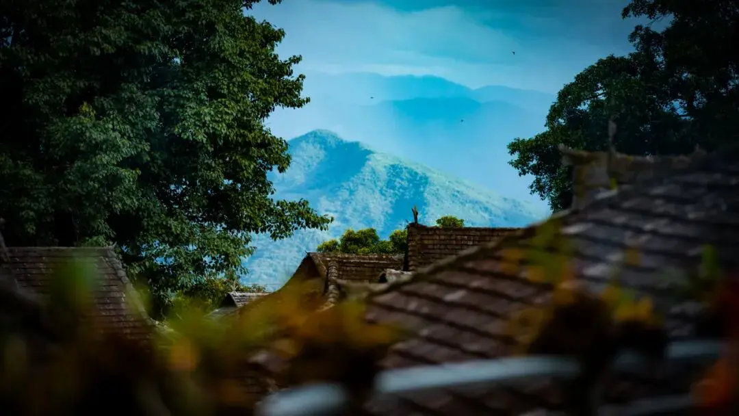 Puer Lancang Wengji Ancient Village: From Sea of Clouds to Cooking Smoke, the Rainy Season Ancient Village Hides the Blang People’s Last Deep Gaze - Image 2