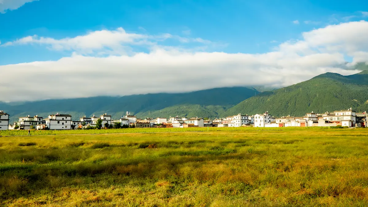 雨后晴空，白云插满头：大理真正的秋天，始于一个澄澈无碍的晴空 - 第5张