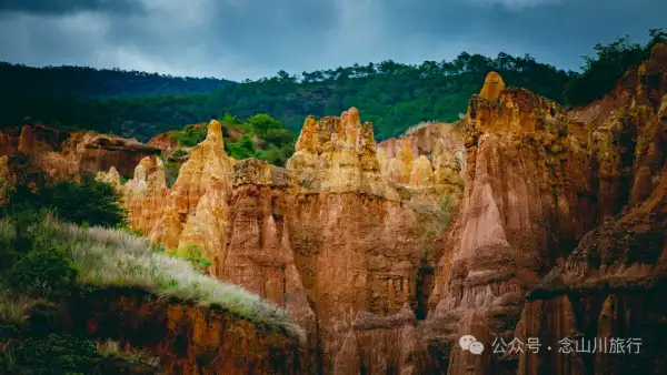 大理南涧土林的深时之旅:如何站在白垩纪冰河时期的地表与一只恐龙相遇