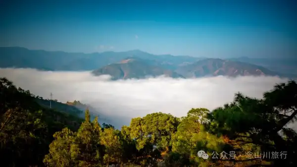 大理巍山坝子云海奇观:雾迷蒙舍川,灵动封川塔