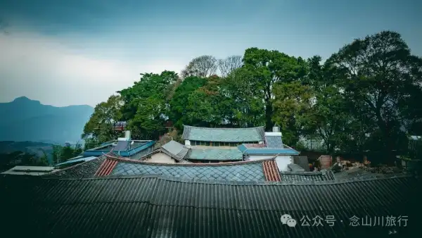 大理南涧碧溪乡岩子头村:古树群中的宁静,古老村庄的故事