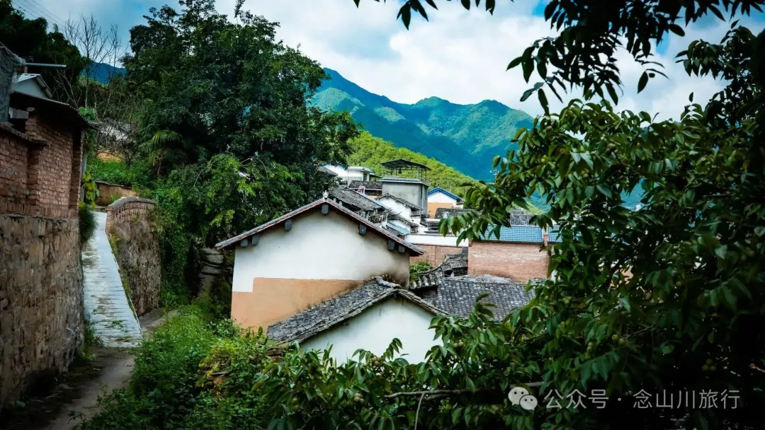 大理南涧宝华镇饶家村:层峦叠嶂间的隐逸山居生活 - 第7张 - 念山川旅行 大理南涧宝华镇饶家村:层峦叠嶂间的隐逸山居生活 - 第7张
