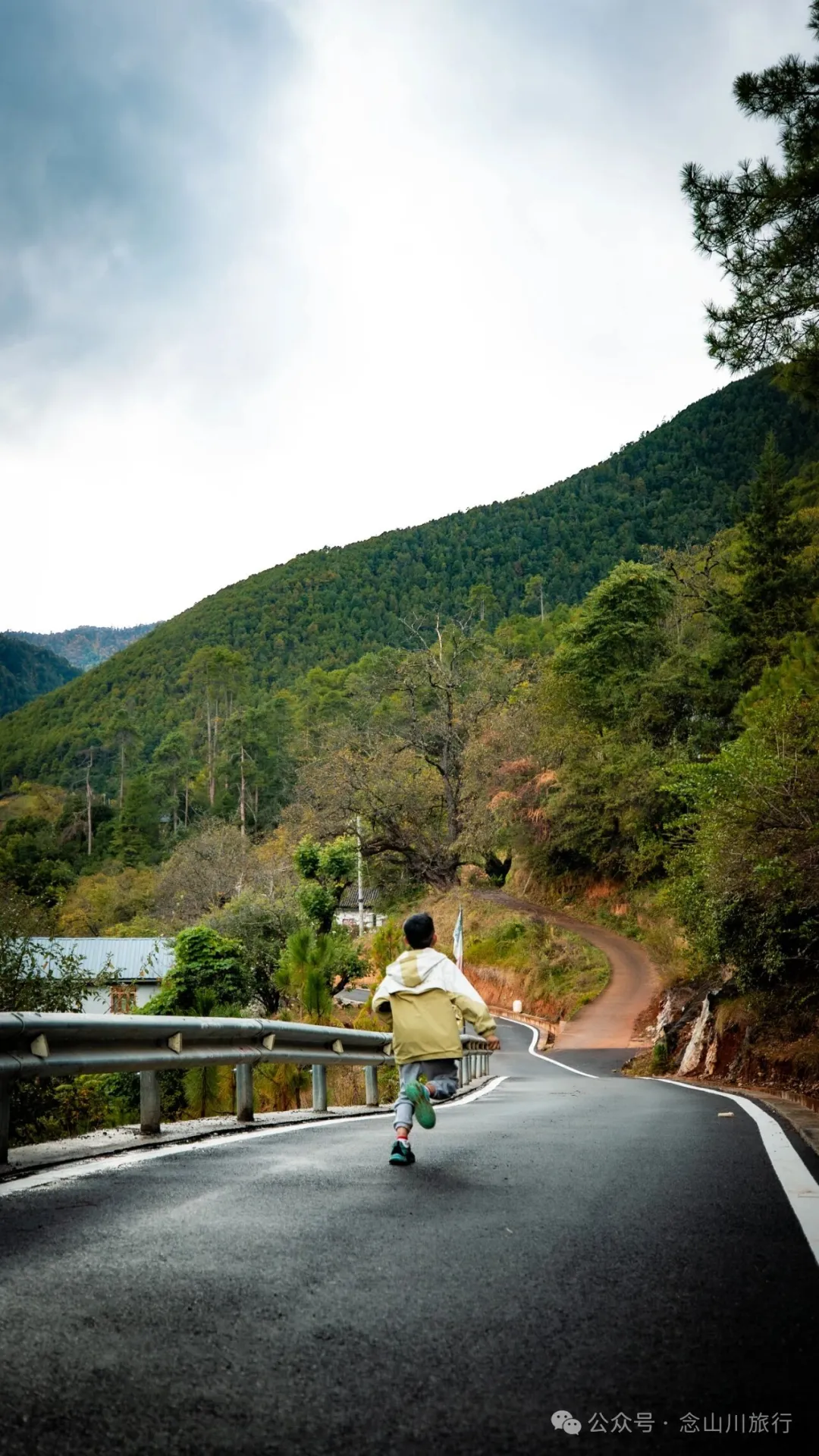 静坐云间的藏族村落，深秋偏遇一场烂漫花开 - 第14张