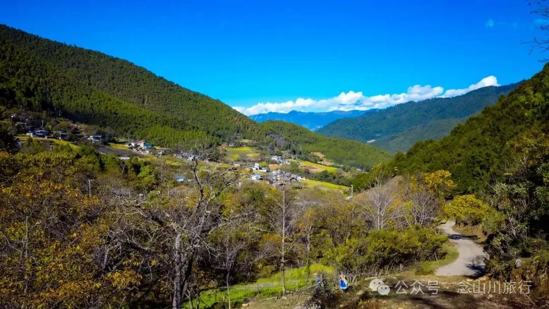跟着溪流去山野徒步，走进巴珠自然真实的村居生活 - 第1张