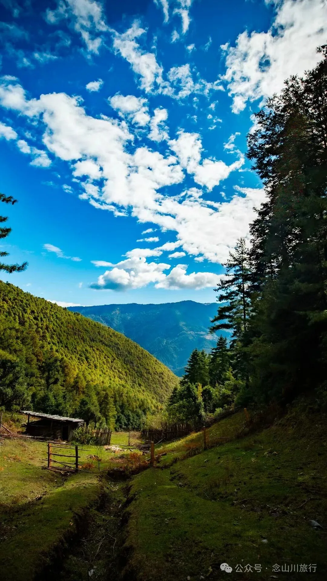 俯瞰塔城，远望达摩祖师洞和石卡雪山，秋冬季很适合来巴珠这条徒步路线 - 第10张