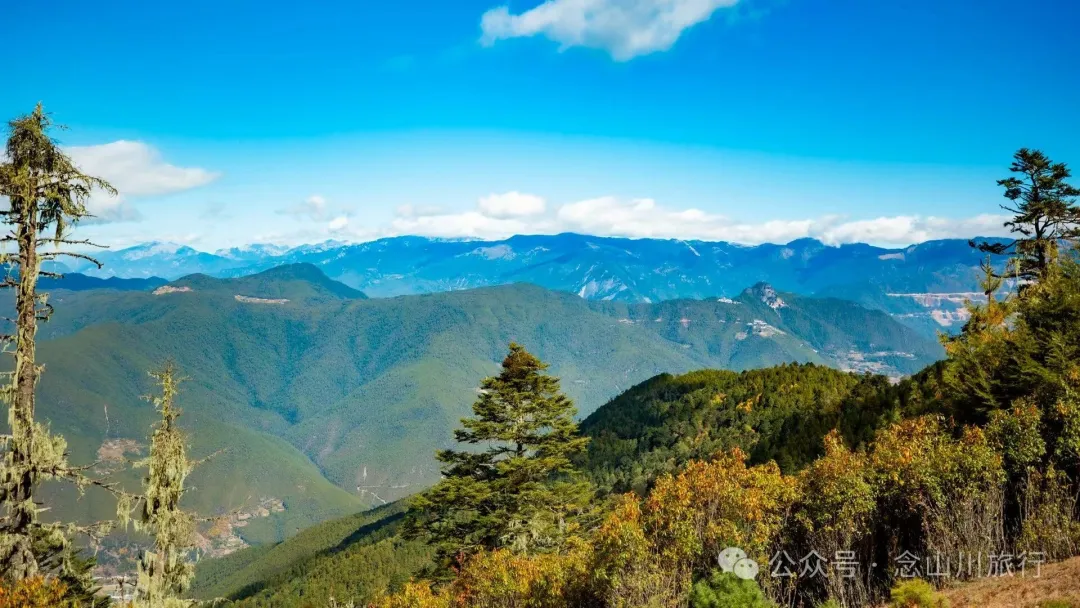 俯瞰塔城，远望达摩祖师洞和石卡雪山，秋冬季很适合来巴珠这条徒步路线 - 第21张
