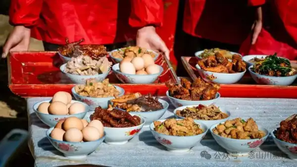 云南巴珠村藏族喜宴上的传统美食