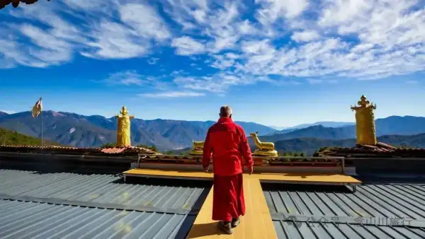 巴珠人物|达来寺主持贡秋史罗,把每一个梦境照进现实的修行人