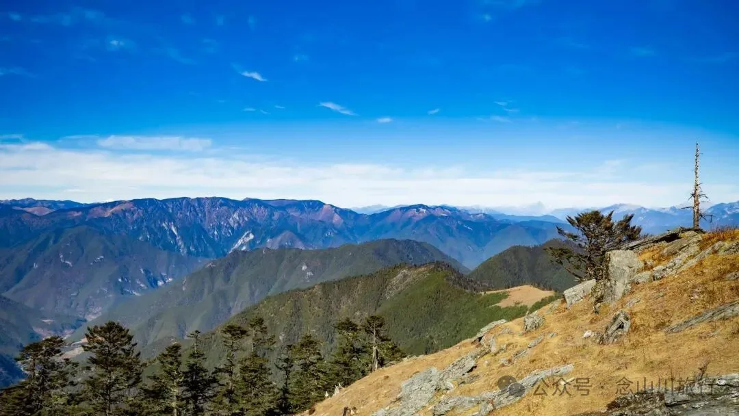 10公里翻山路的艰辛，结束于山顶牧场的小木屋——记徒步格瓦木大环线之旅 - 第21张