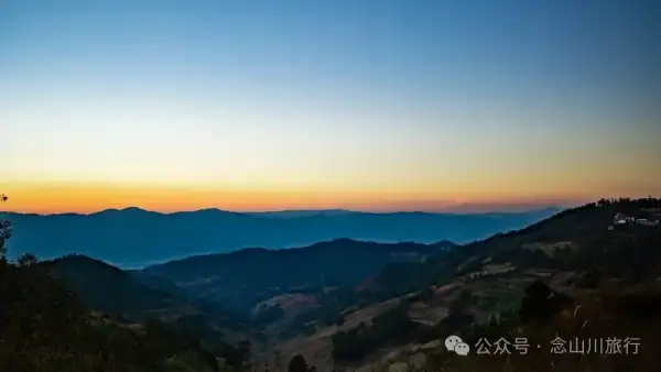 冬日山中的4件乐事:挖荠于野,汲泉煮茶,林下赏花,寒烟落霞