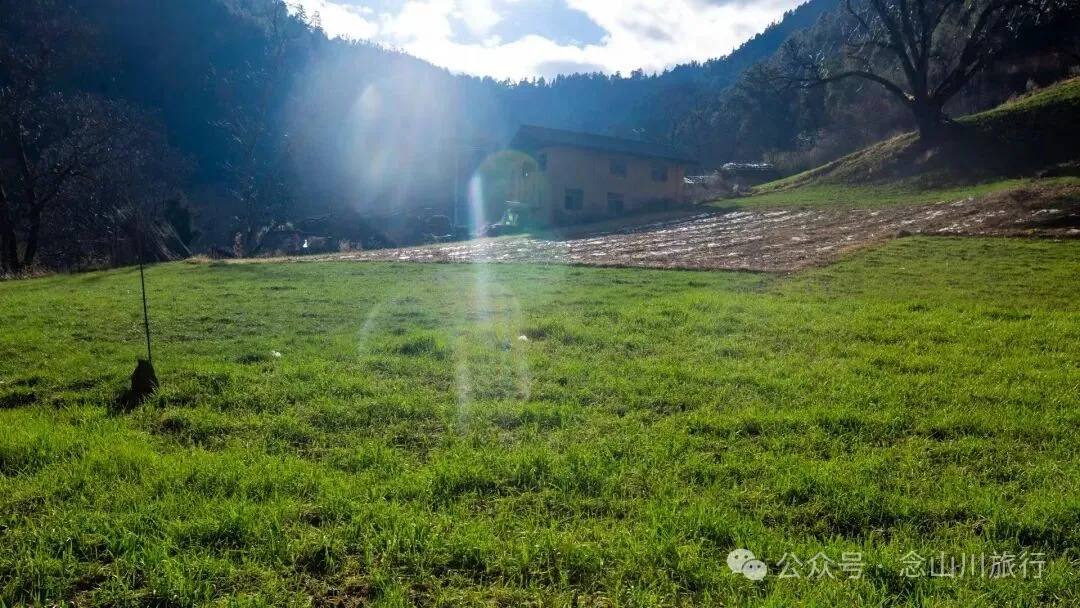 云南冬日，隐居山中：一条环线徒步的沉静旅程 - 第3张