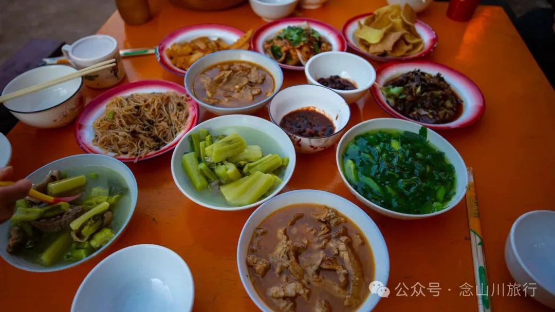 大理巍山彝族婚礼上的传统美食：香而不辣，油而不腻 - 第17张