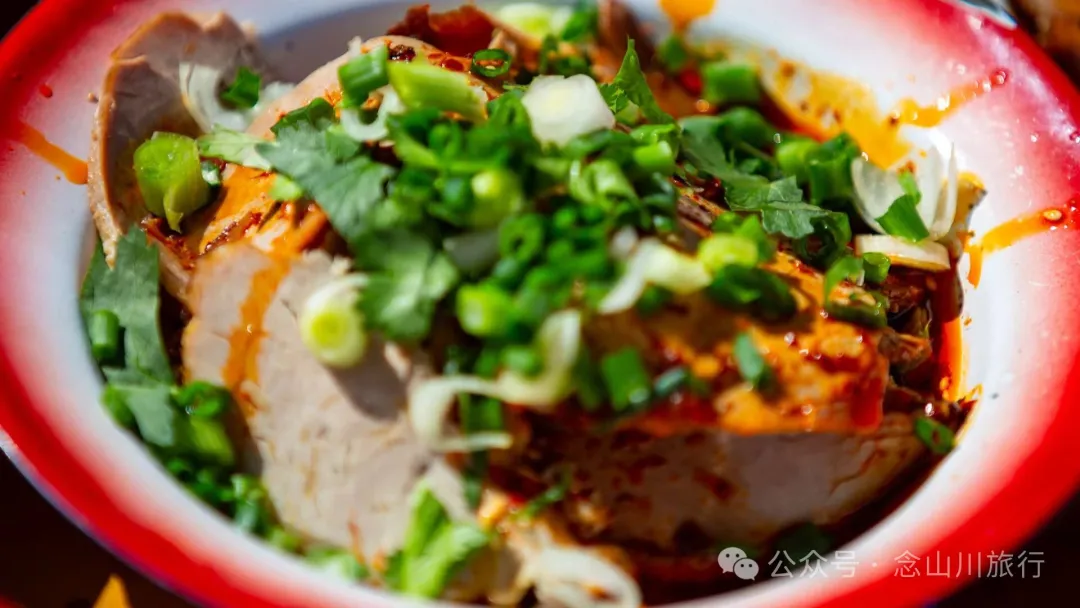 大理巍山彝族婚礼上的传统美食：香而不辣，油而不腻 - 第22张