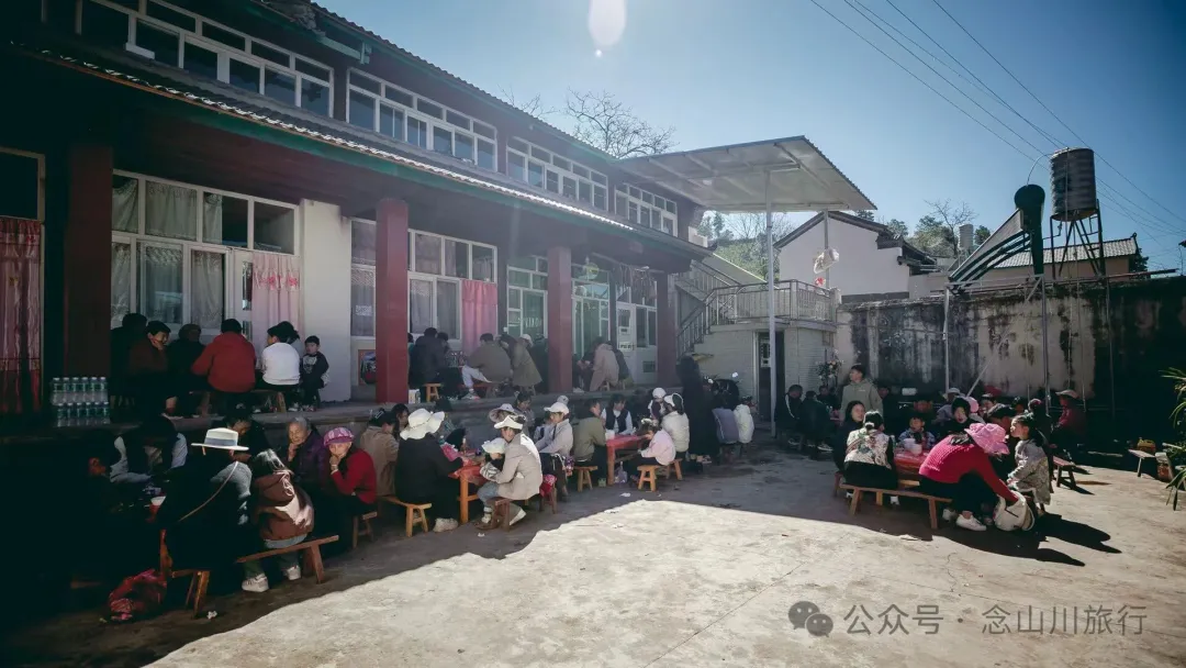 大理巍山彝族婚礼上的传统美食：香而不辣，油而不腻 - 第33张