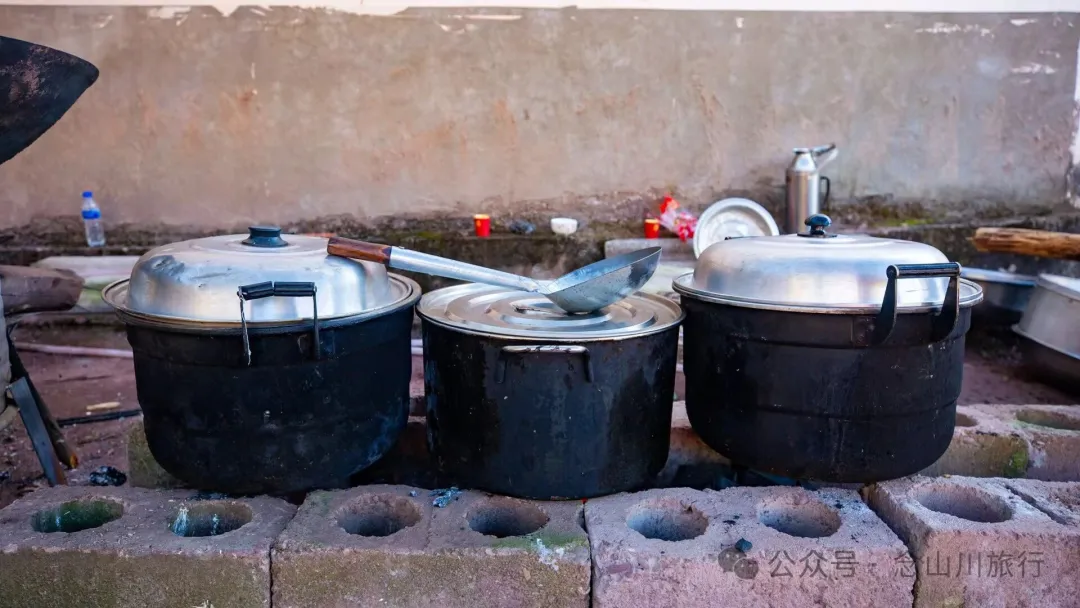 大理巍山彝族婚礼上的传统美食：香而不辣，油而不腻 - 第4张