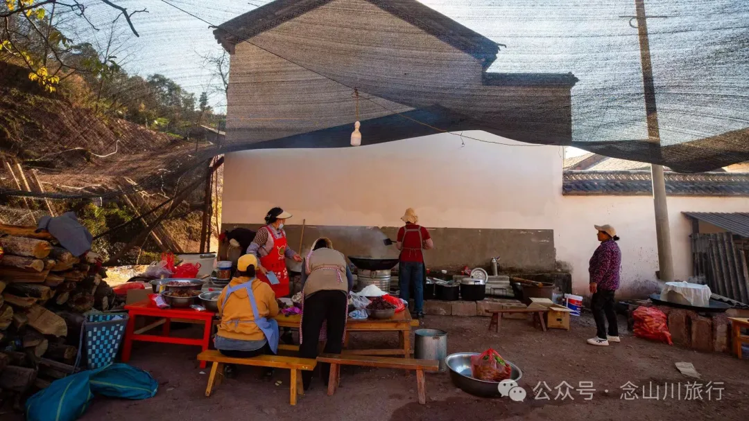 大理巍山彝族婚礼上的传统美食：香而不辣，油而不腻 - 第5张