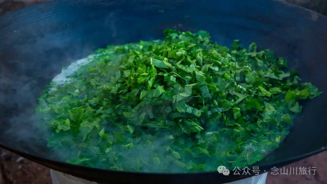 大理巍山彝族婚礼上的传统美食：香而不辣，油而不腻 - 第8张