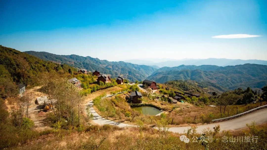 大理南涧无量山镇太平山风光:记一次被大风刮跑的露营经历 - 第1张
