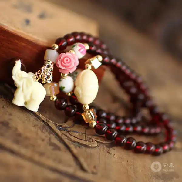 民族风它季新款本命年消灾祈福女款精美白象佛头石榴石手链